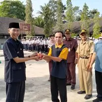 Padmo Harsoyo, S.Pd. Juara 3 Bulutangkis HUT ke-77 PGRI Tingkat Kabupaten