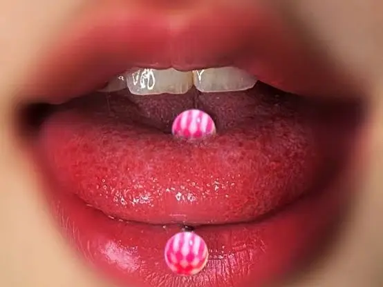 Tindik (Piercings) Lidah Wanita Dewasa Rp 100.000