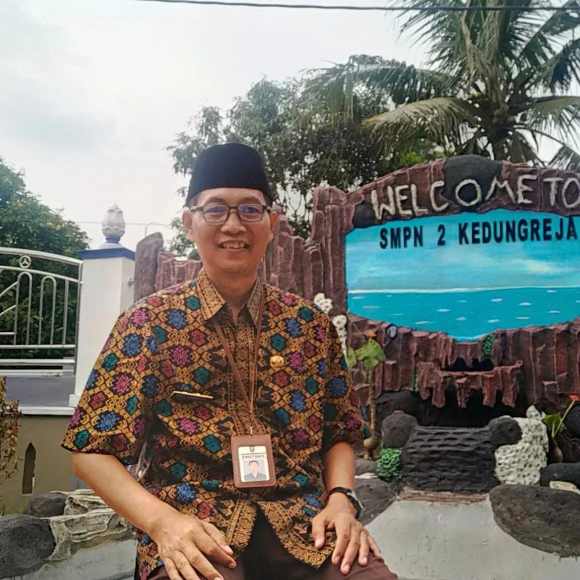Selamat Datang di SMP Negeri 2 Kedungreja :  1. Sekolah Negeri Berbasis Religi  2. Sekolah Negeri Berbasis Seni