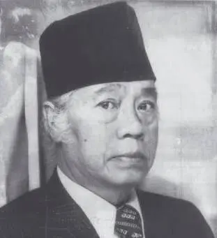 AM Hanafi (lahir Lubuk Ngatungan,1918 -Wafat 2004) Menteri Urusan Tenaga Rakyat (1957–1960)dan Duta Besar RI untuk Kuba (1963–1965)