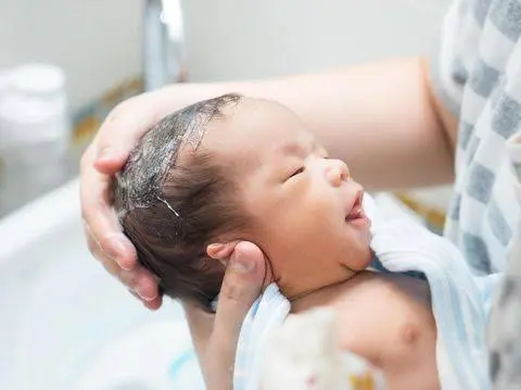 Perawatan Masa Nifas dan Bayi Baru Lahir Sampai Pupus Tali Pusar Rp 750.000