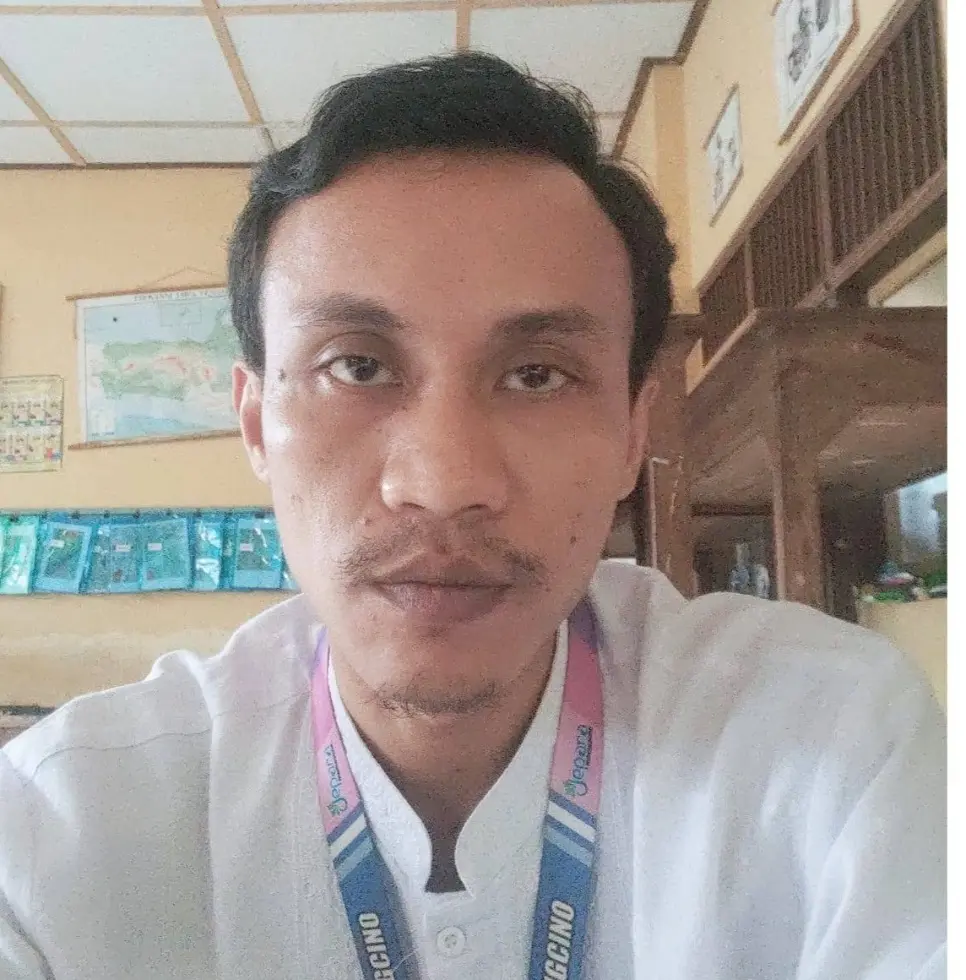 Sholichul Anis, S.Pd  Guru Kelas 3