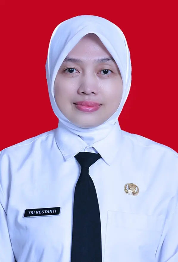 Tri Restanti, S.Pd.  (Guru Kelas 4B)